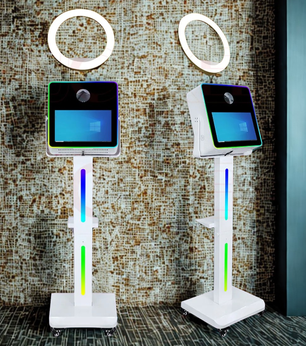 Moderne Fotobox mieten, für Events, im Rems-Murr-Kreis in Baden Württemberg Interaktive Fotobox mit HD-Touchscreen und Ringlicht, mietbar bei DMF Event-Momente in Kaisersbach im Rems-Murr-Kreis in Baden Württemberg